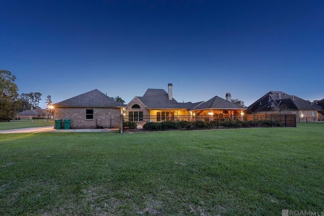 28927 Nottaway Dr, Livingston, LA 70754