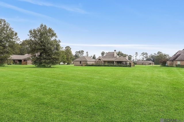 28927 Nottaway Dr, Livingston, LA 70754