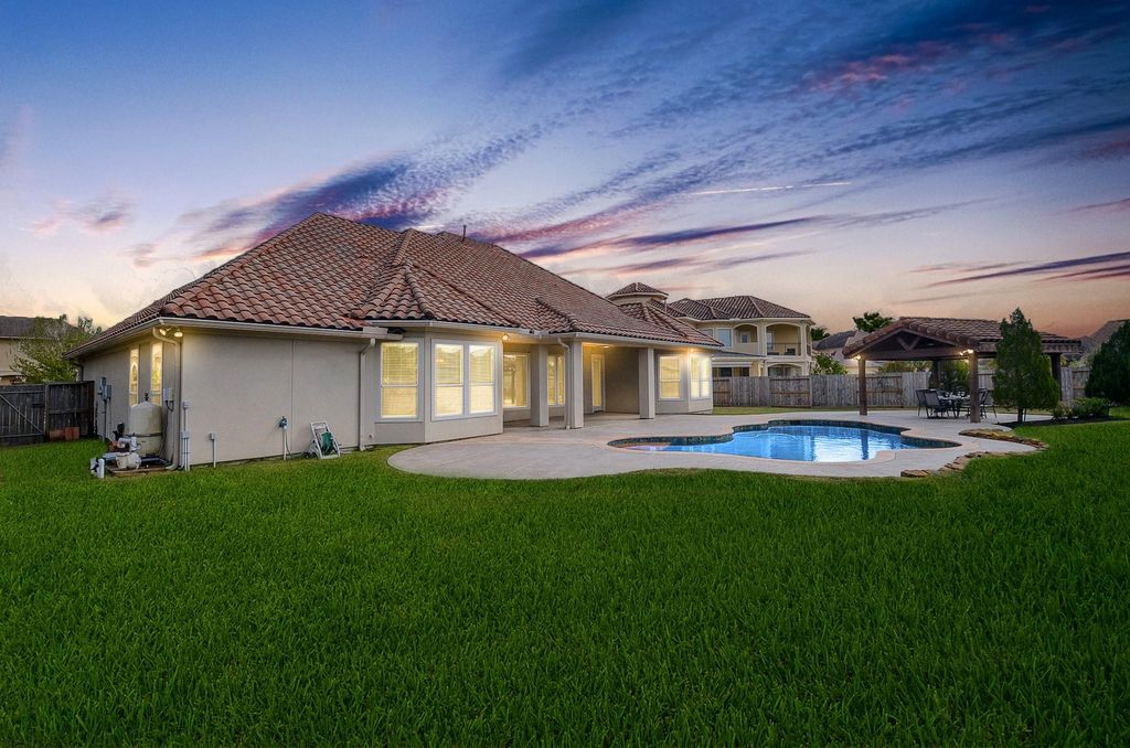 12404 Baymeadow Drive, Pearland, TX 77584