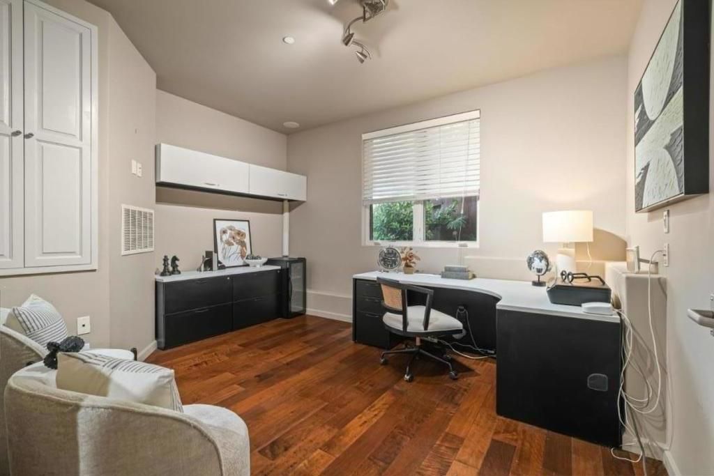Image 28 of property listing at Address unavailable.