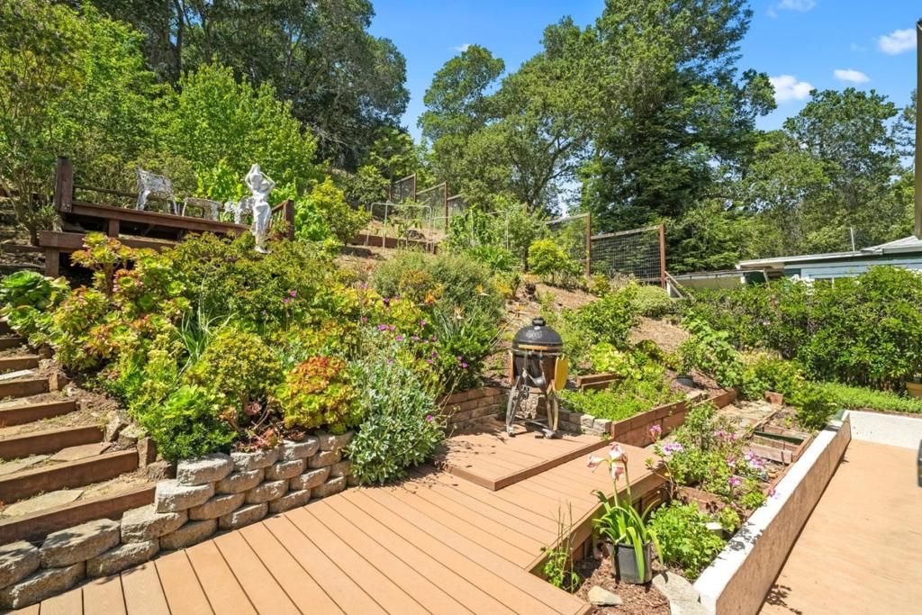 Image 61 of property listing at Address unavailable.
