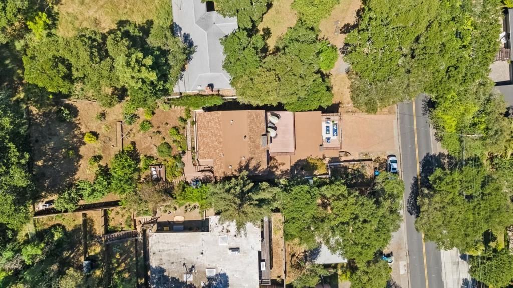 Image 72 of property listing at Address unavailable.