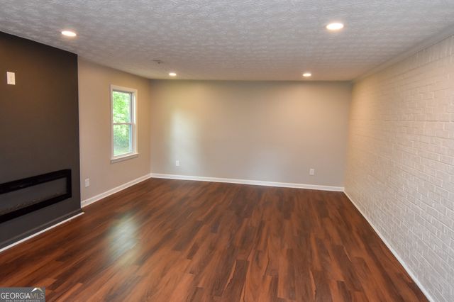 4464 Old Atlanta Rd, Griffin, GA 30223