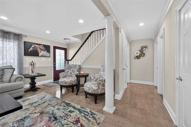 114 Southberry Lane, Levittown, NY 11756