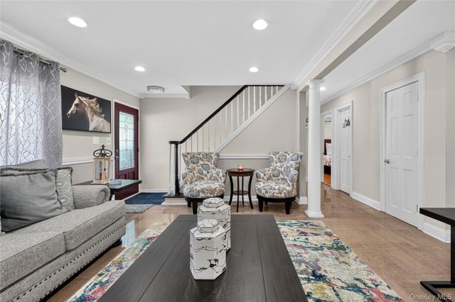 114 Southberry Lane, Levittown, NY 11756