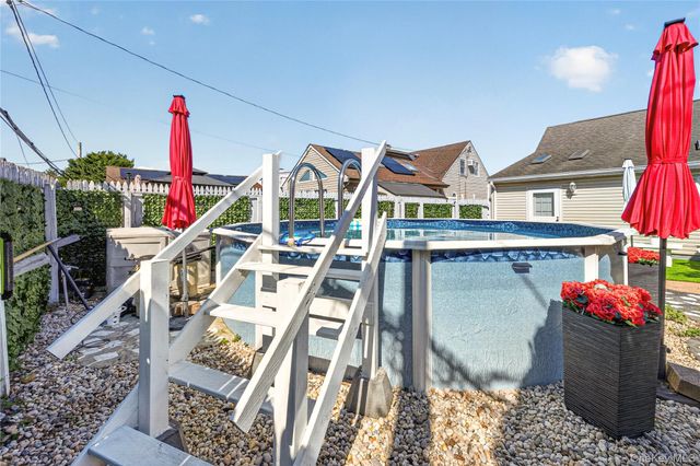 114 Southberry Lane, Levittown, NY 11756