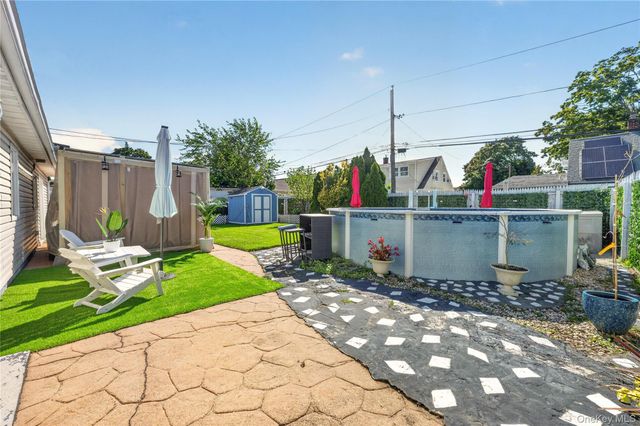114 Southberry Lane, Levittown, NY 11756