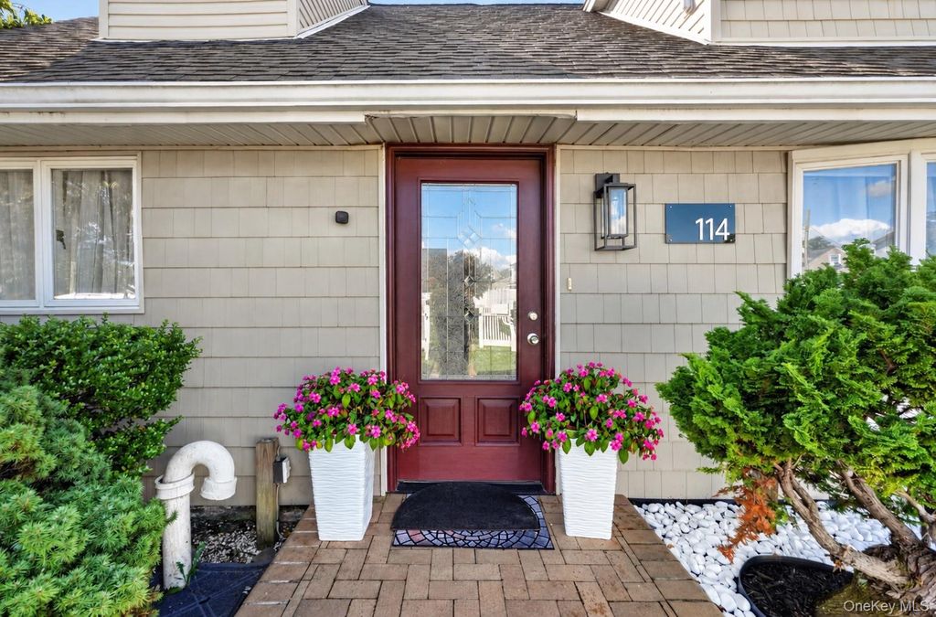 114 Southberry Lane, Levittown, NY 11756 — photo 5