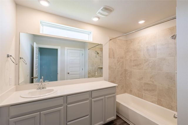 7501 Chesapeake Rail LN 208, Austin, TX 78744