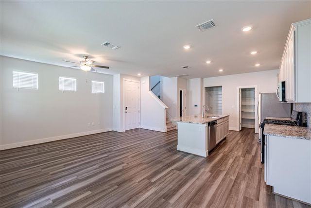 7501 Chesapeake Rail LN 208, Austin, TX 78744
