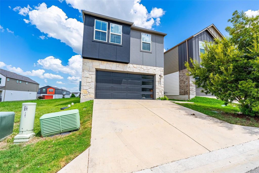 7501 Chesapeake Rail LN 208, Austin, TX 78744