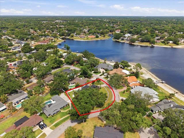 3042 SAMARA DRIVE, Tampa, FL 33618