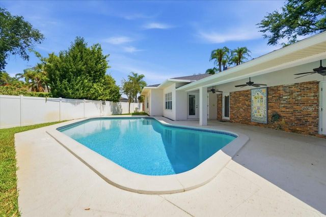 3042 SAMARA DRIVE, Tampa, FL 33618