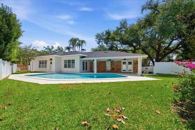 3042 SAMARA DRIVE, Tampa, FL 33618