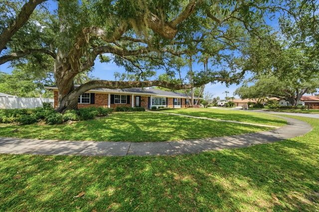 3042 SAMARA DRIVE, Tampa, FL 33618