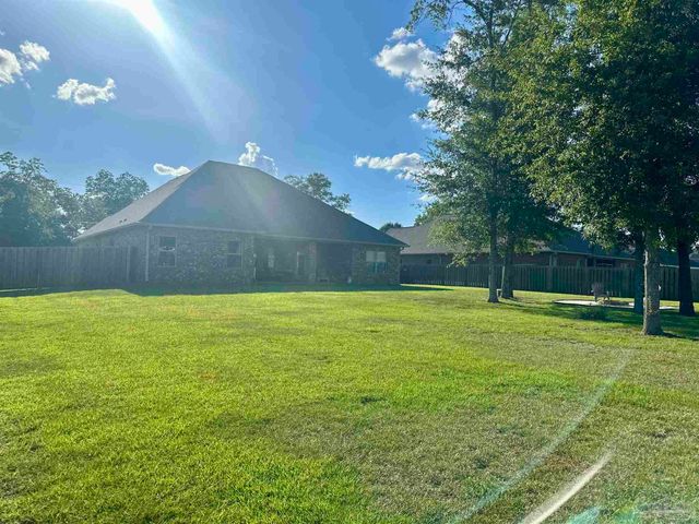 320 Nowak Rd, Cantonment, FL 32533