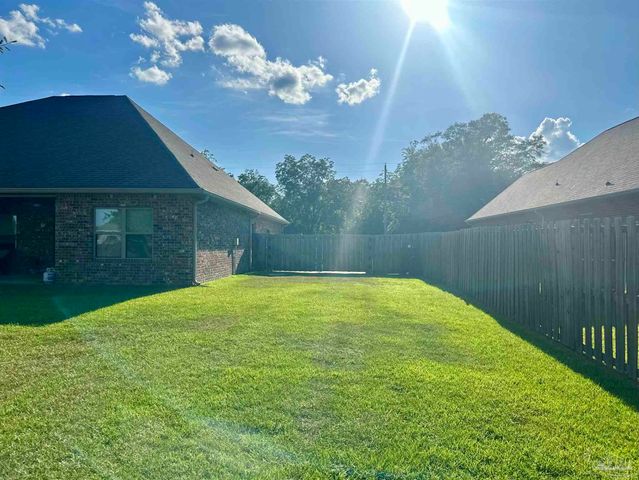 320 Nowak Rd, Cantonment, FL 32533