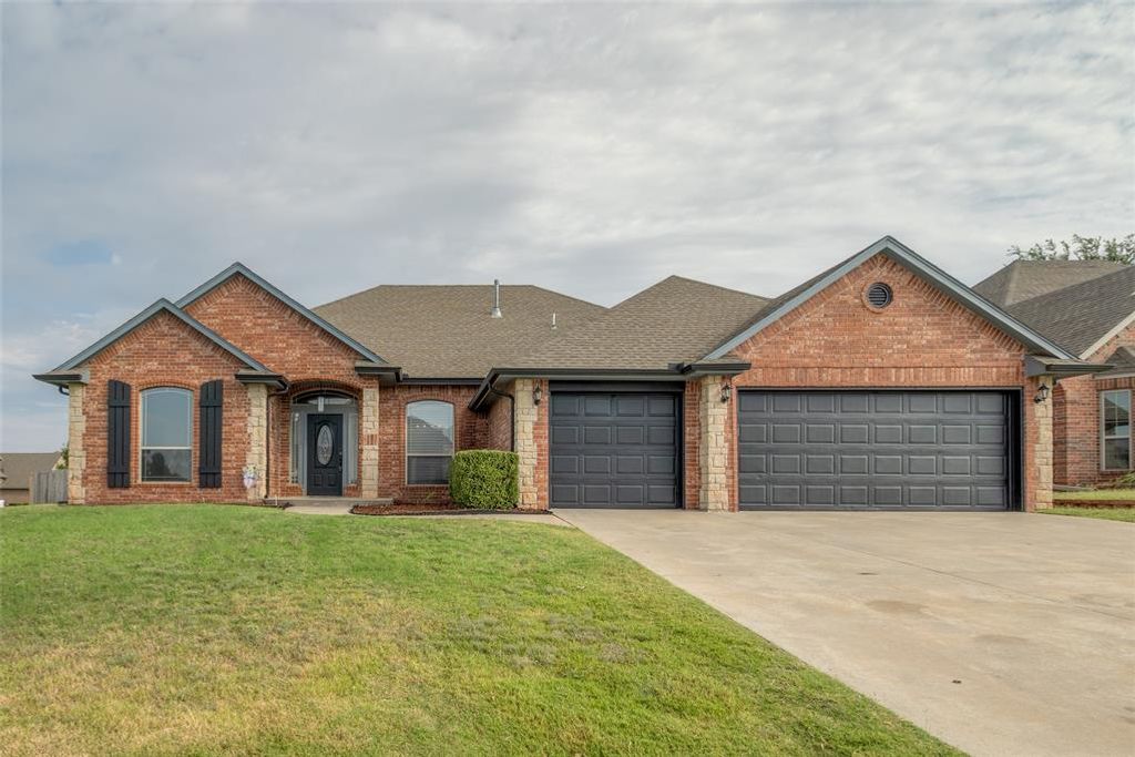241 E Atlanta Terrace, Mustang, OK 73064