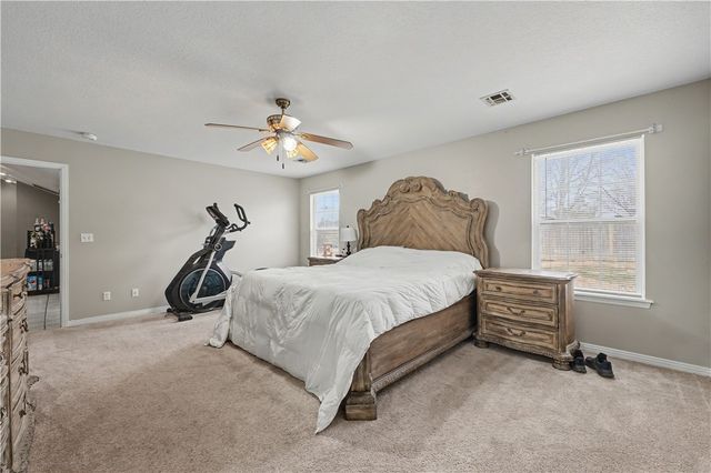 910 Raintree Court, Siloam Springs, AR 72761