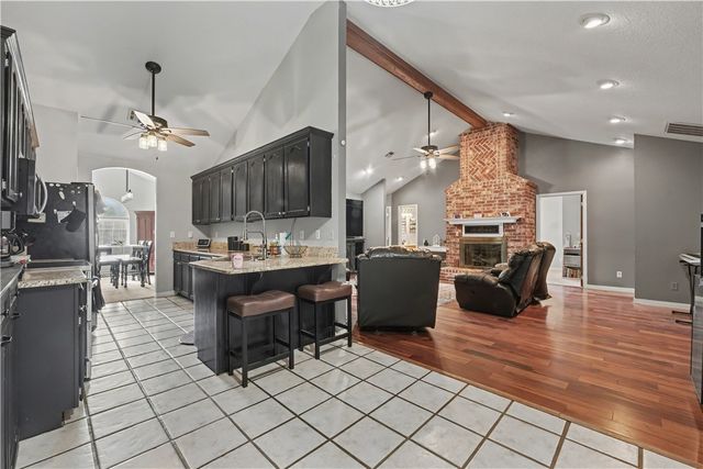 910 Raintree Court, Siloam Springs, AR 72761