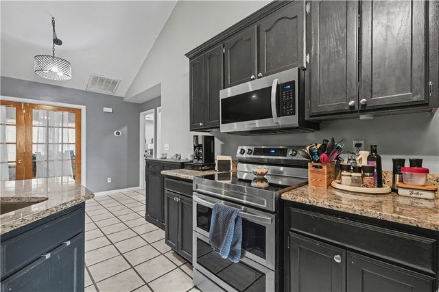 910 Raintree Court, Siloam Springs, AR 72761