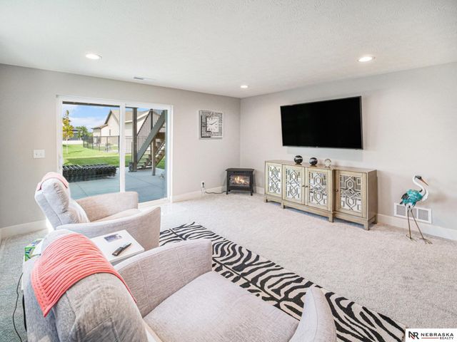 1113 Annabel Avenue, Hickman, NE 68372