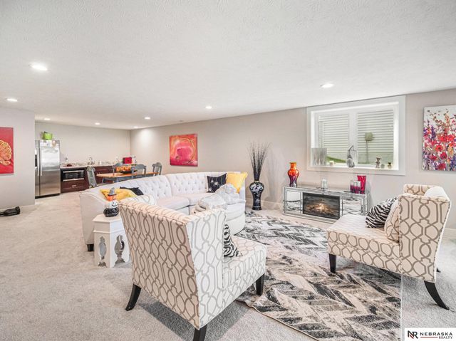 1113 Annabel Avenue, Hickman, NE 68372