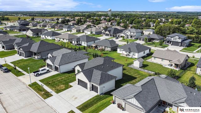 1113 Annabel Avenue, Hickman, NE 68372