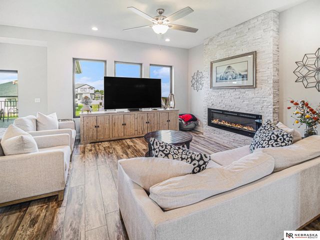 1113 Annabel Avenue, Hickman, NE 68372