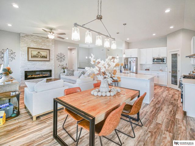 1113 Annabel Avenue, Hickman, NE 68372