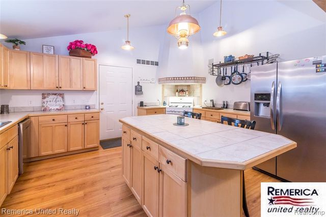 9852 Southlawn Circle, Jerome, MI 49249