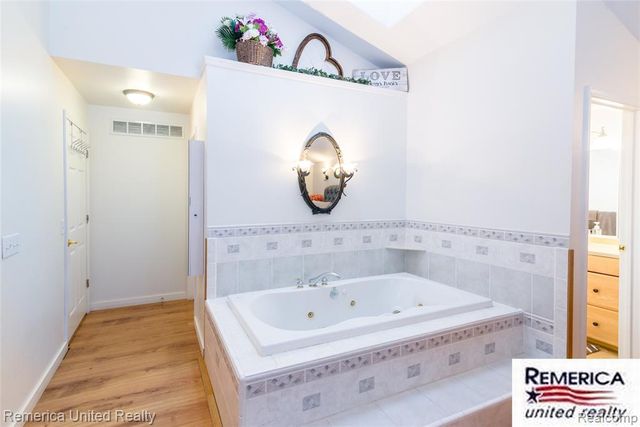 9852 Southlawn Circle, Jerome, MI 49249