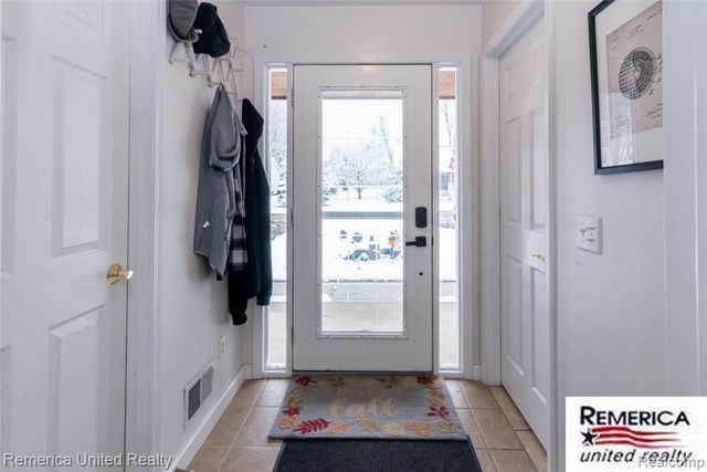 9852 Southlawn Circle, Jerome, MI 49249