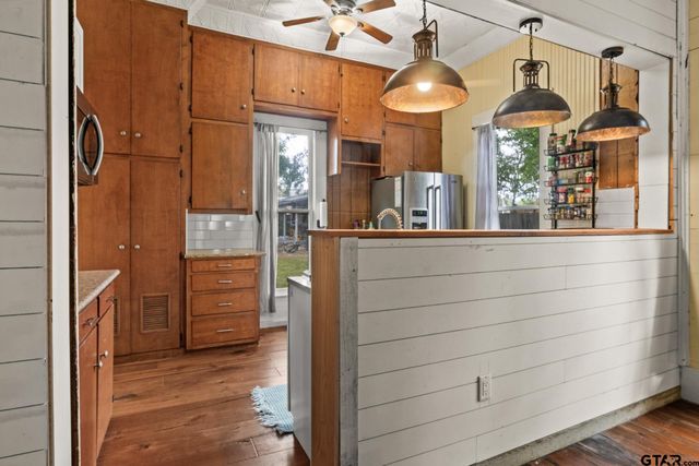 304 Holbrook, Mt Vernon, TX 75457