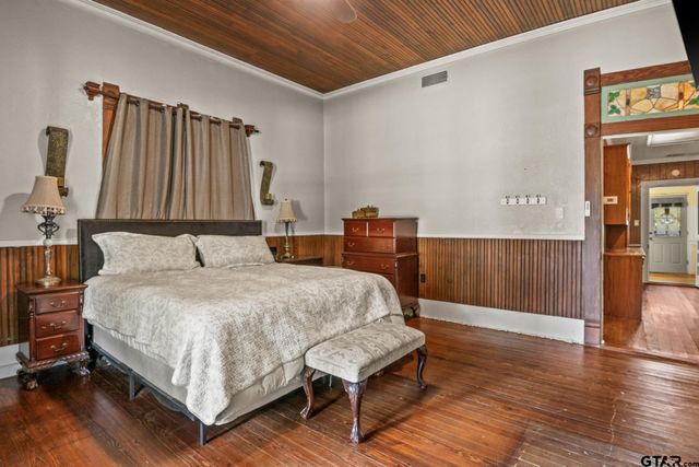 304 Holbrook, Mt Vernon, TX 75457