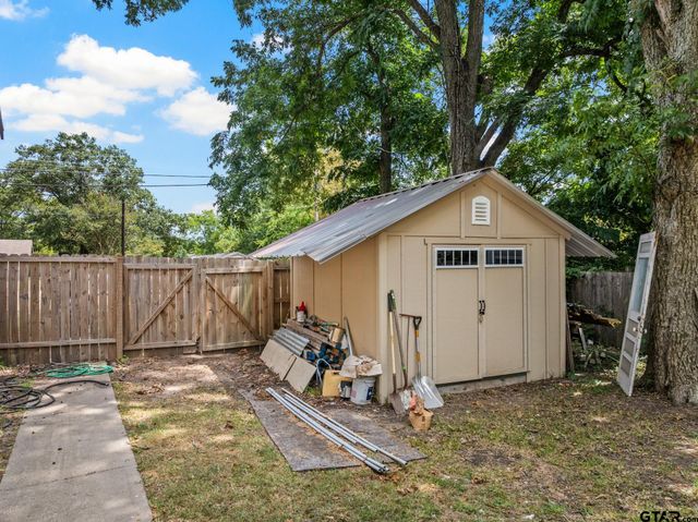 304 Holbrook, Mt Vernon, TX 75457
