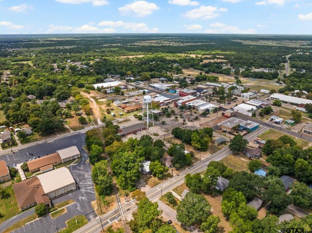 304 Holbrook, Mt Vernon, TX 75457