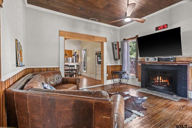 304 Holbrook, Mt Vernon, TX 75457