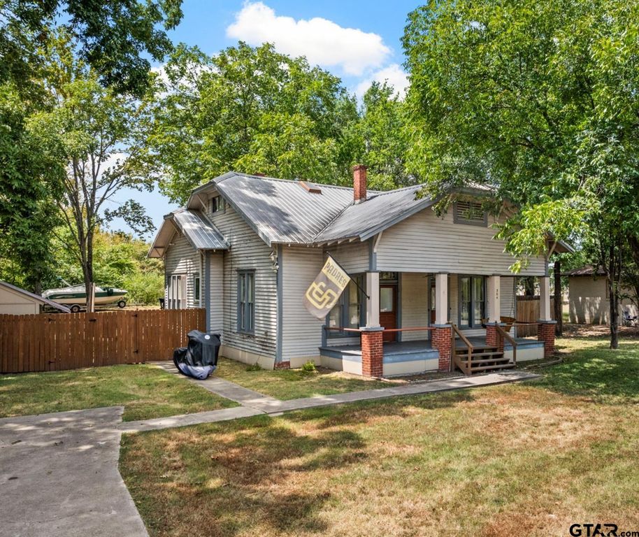 304 Holbrook, Mt Vernon, TX 75457