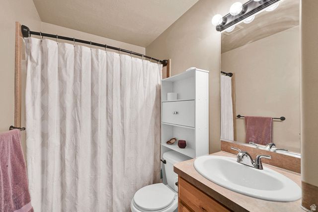 5585 S 6950 W, Hooper, UT 84315