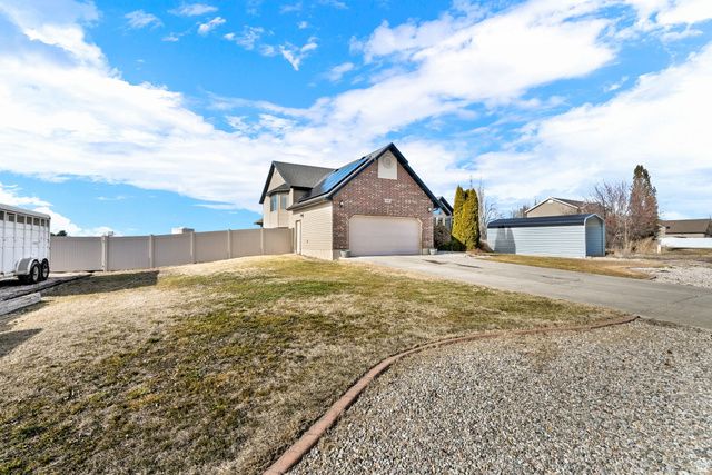 5585 S 6950 W, Hooper, UT 84315