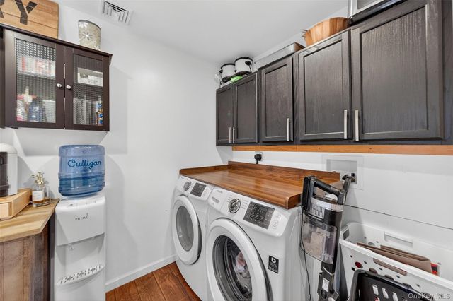 8 Ridge Road, Wallkill, NY 12589