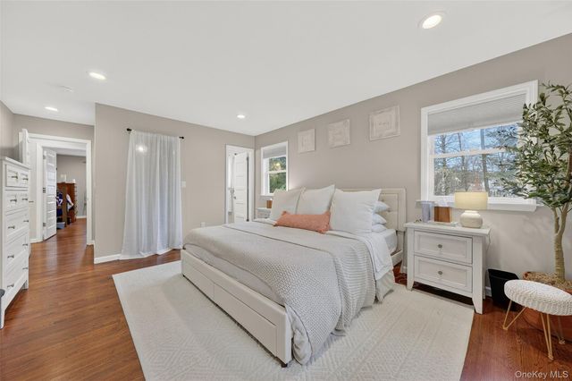 8 Ridge Road, Wallkill, NY 12589