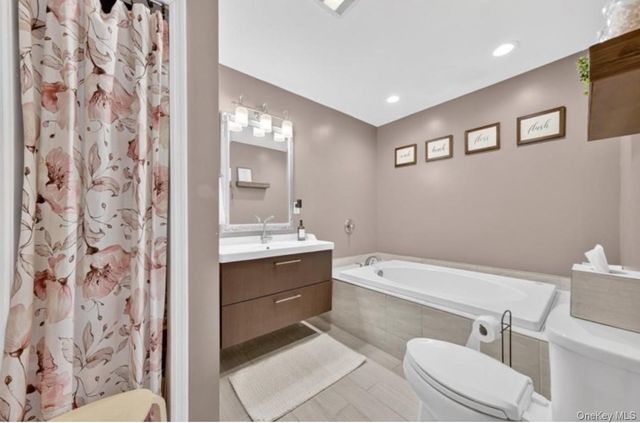 8 Ridge Road, Wallkill, NY 12589