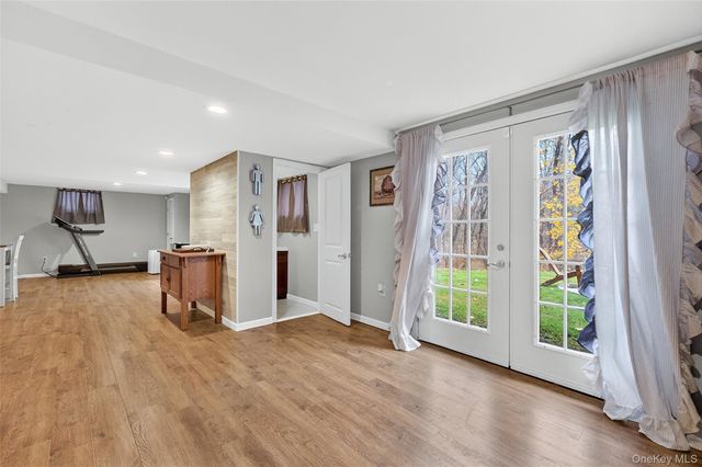 8 Ridge Road, Wallkill, NY 12589