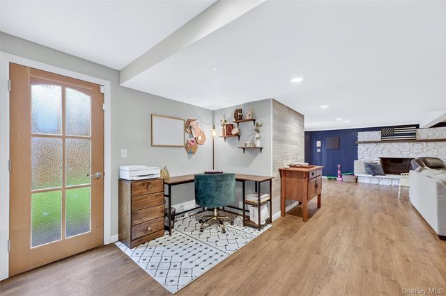 8 Ridge Road, Wallkill, NY 12589