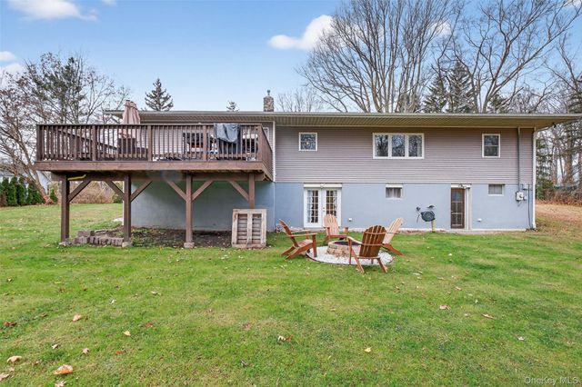 8 Ridge Road, Wallkill, NY 12589