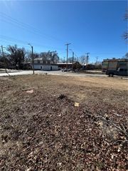 5204 E 24 Street, Kansas City, MO 64127