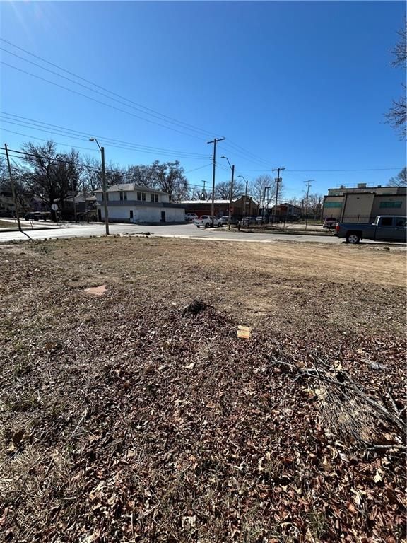 5204 E 24 Street, Kansas City, MO 64127