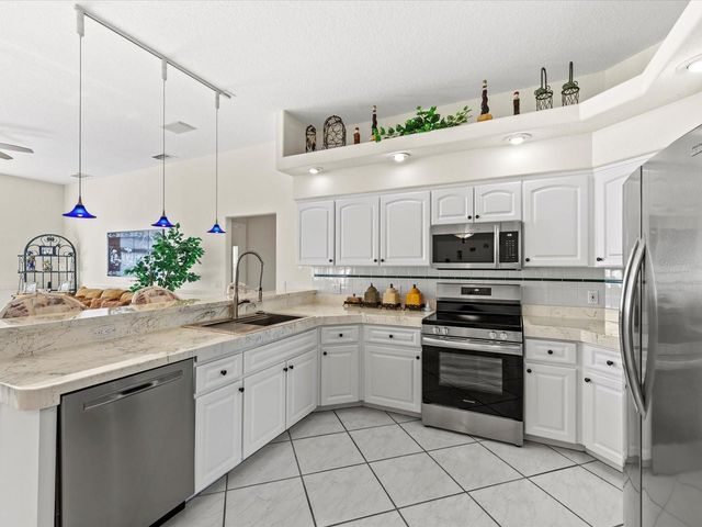 8704 CYPRESS LAKES BOULEVARD, New Port Richey, FL 34653